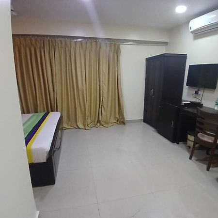 Blossoms Room The Plaza-Luxury Collection- Lakdikapul Hyderabad Exterior foto