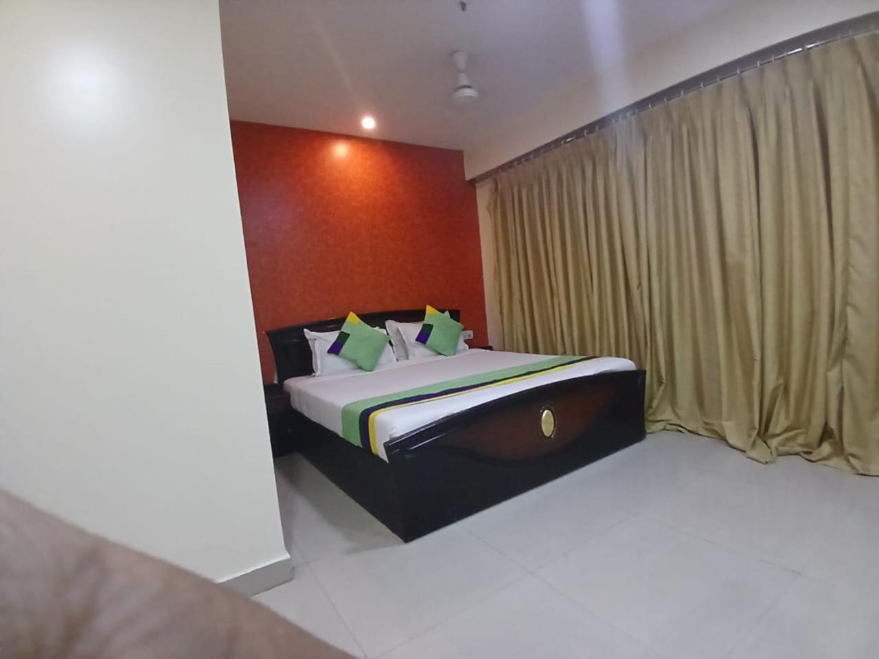 Blossoms Room The Plaza-Luxury Collection- Lakdikapul Hyderabad Exterior foto