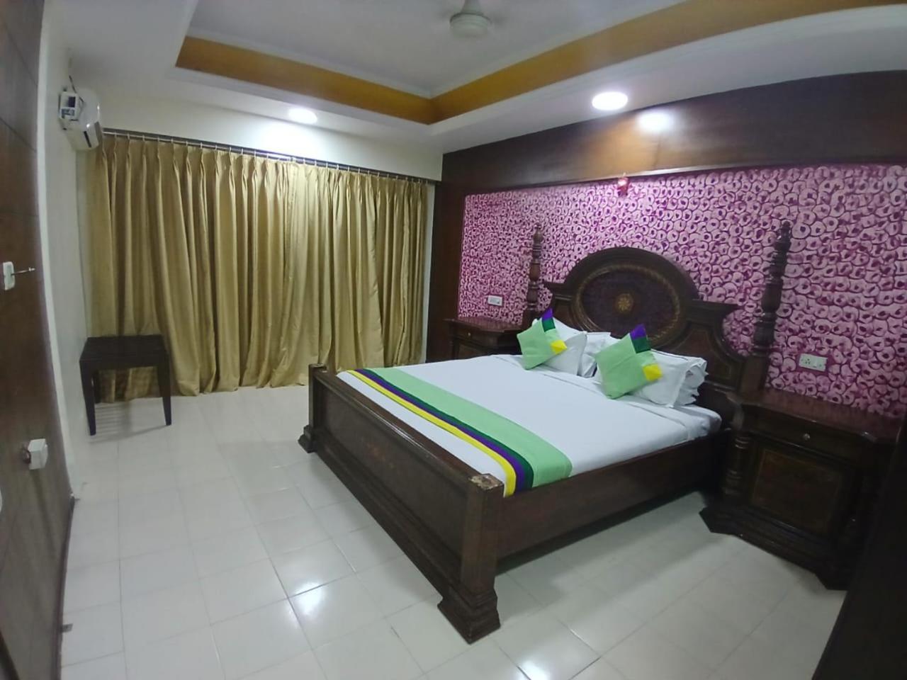 Blossoms Room The Plaza-Luxury Collection- Lakdikapul Hyderabad Exterior foto
