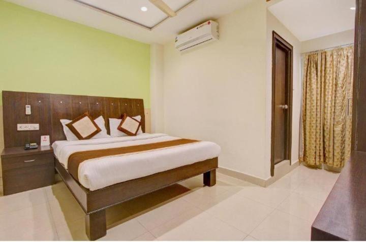 Blossoms Room The Plaza-Luxury Collection- Lakdikapul Hyderabad Exterior foto